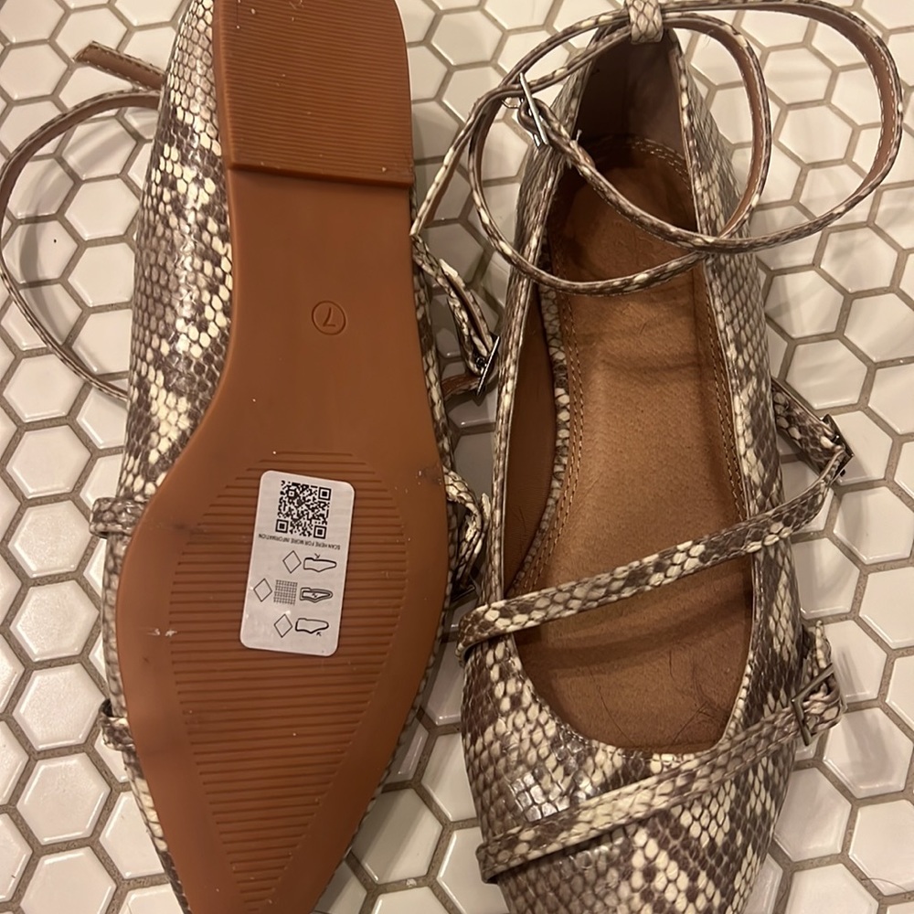 ASOS flat closed toe sandals - Picture 3 of 3